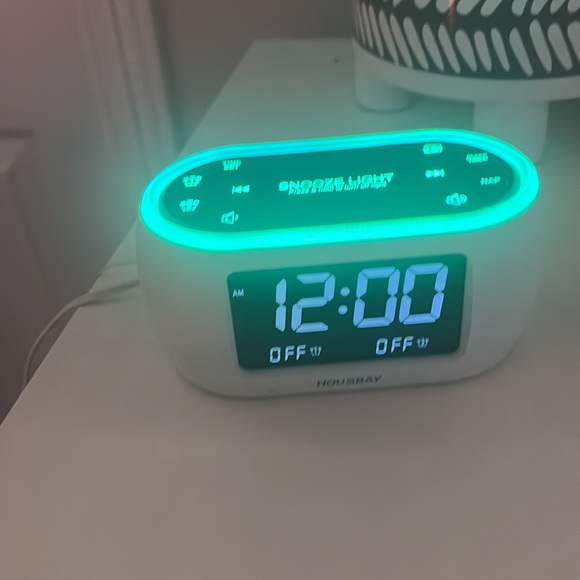 Alarm clock - Picture 4 of 9